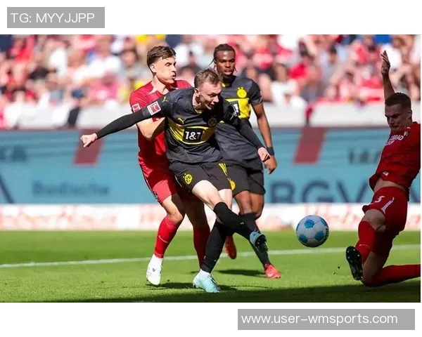 霍勒精彩凌空侧勾破门助弗赖堡扳平十人多特比分