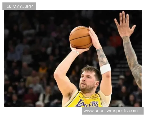 湖人半场落后76人7分东契奇贡献19分8篮板5助攻小里表现不佳仅得2分